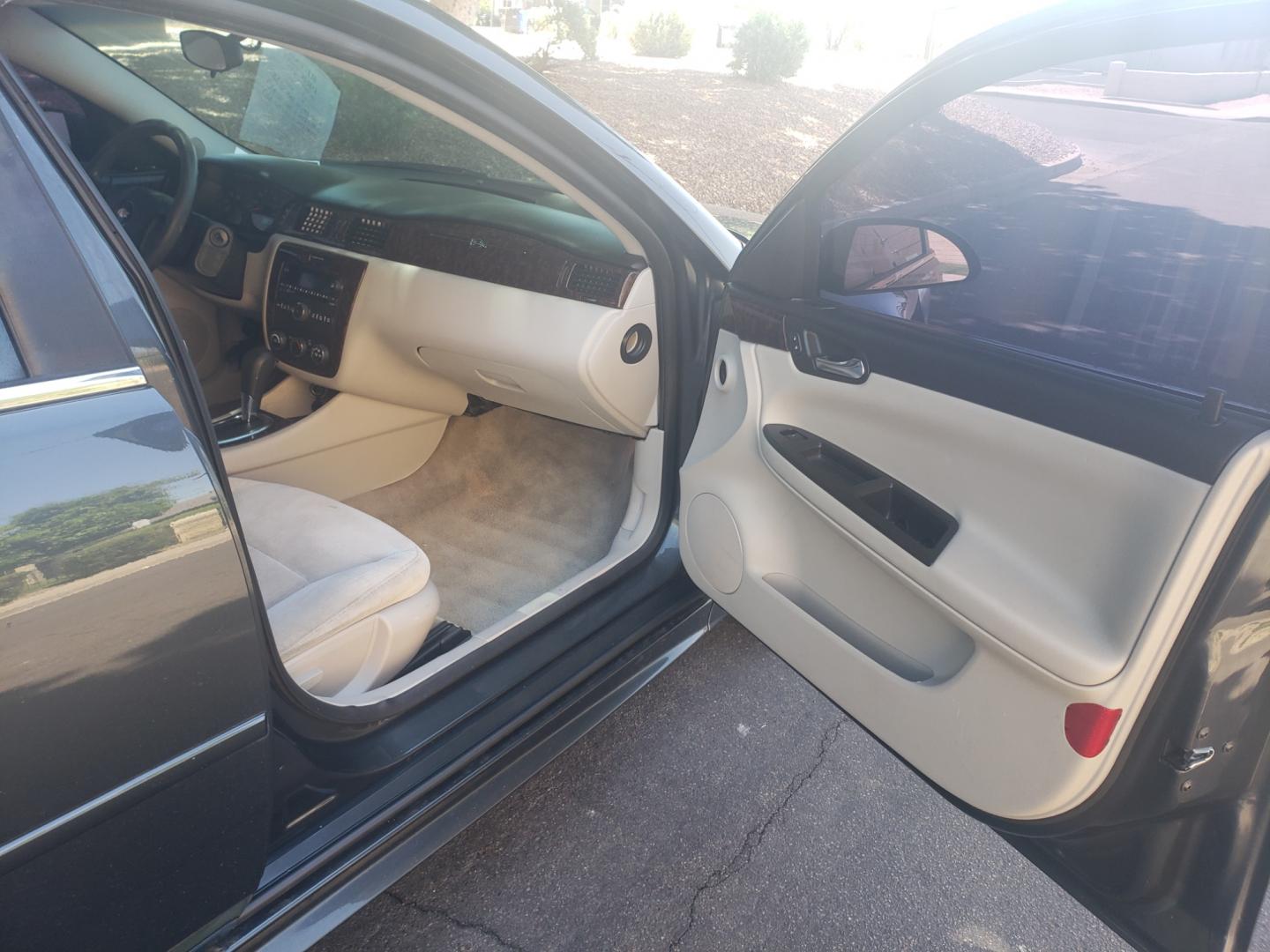 2014 /gray Chevrolet Impala ls fleet (2G1WA5E31E1) with an 3.6L V6 DOHC 24V engine, 6-Speed Automatic transmission, located at 323 E Dunlap Ave., Phoenix, AZ, 85020, (602) 331-9000, 33.567677, -112.069000 - 2014 Chevrolet Impala Limited LS,..... Ice cold A/C, No accidents, Power everything, Stereo/cd player, Phone sync, Bluetooth, Clean Gray interior with Gray cloth seats in near perfect condition, power windows, power door locks, clean Arizona title, Runs and Drives Excellent. Very clean inside and ou - Photo#12